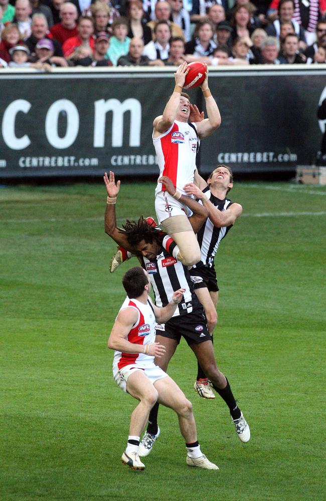 Brendon Goddard’s incredible final-term mark in the drawn 2010 AFL grand final.