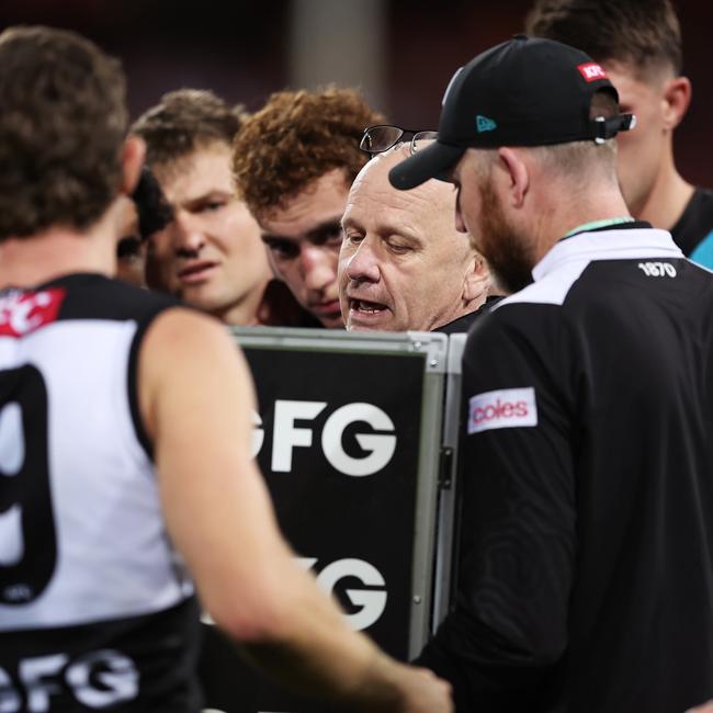 Ken Hinkley with his players last year. Picture: Matt King/AFL Photos/Getty Images