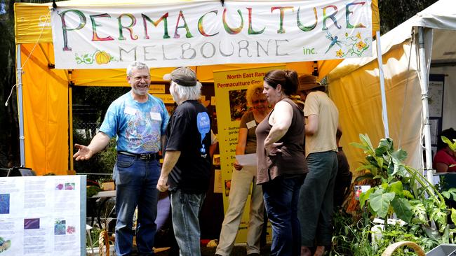 Nillumbik Practically Green Festival goers at Edendale Farm.