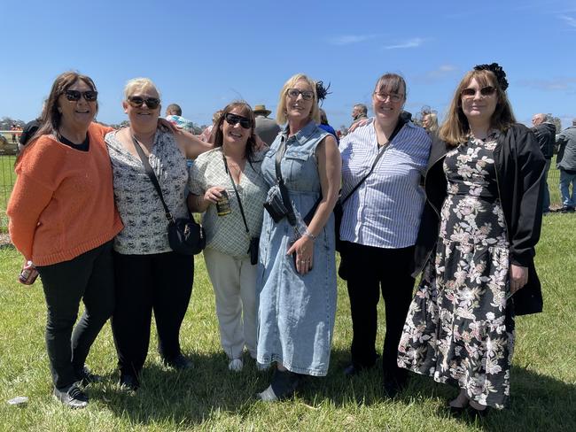 Laanecoorie Caravan Park girls.