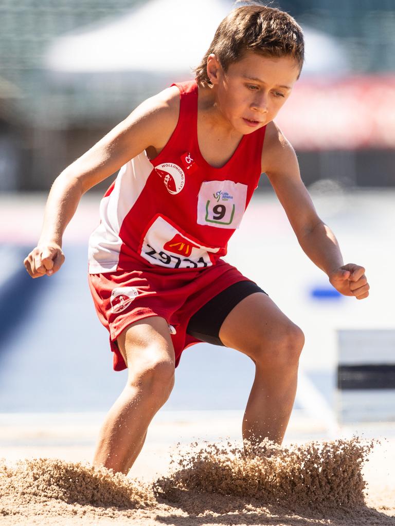 The U9 long jump competition.
