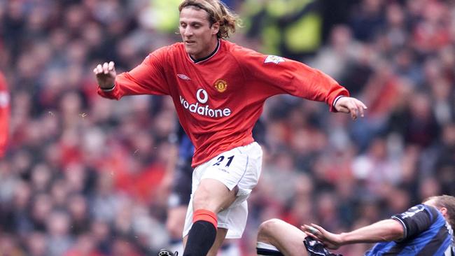 Uruguayan star Diego Forlan is keen to play with the Brisbane Roar.