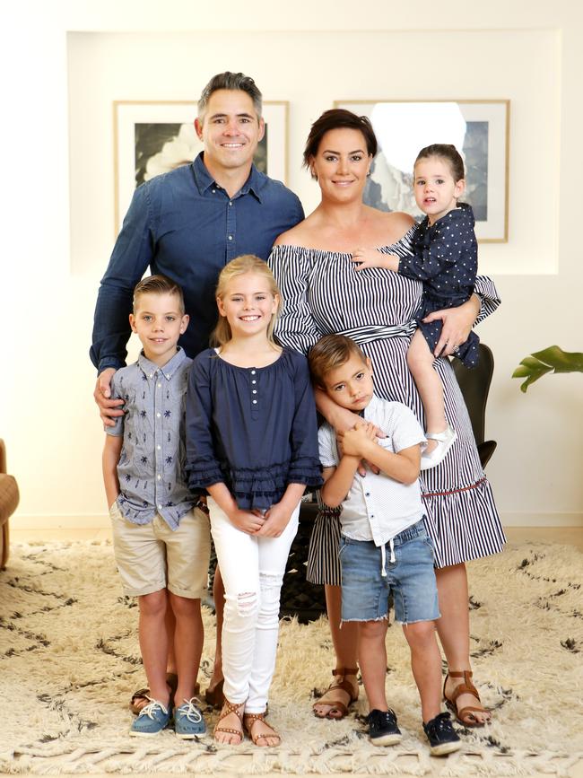 Margaux and Corey Parker with their children Jagger 4, Memphis 8, Wylei 7 and River 2. Photo AAP/ Ric Frearson