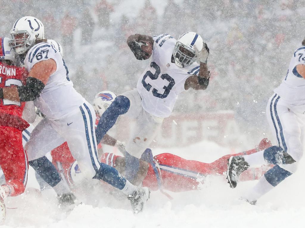 Buffalo Bills defensive tackle Tim Settle (99) applies pressure during an  NFL wild-card football game Sunday, Jan. 15, 2023, in Orchard Park, NY. (AP  Photo/Matt Durisko Stock Photo - Alamy