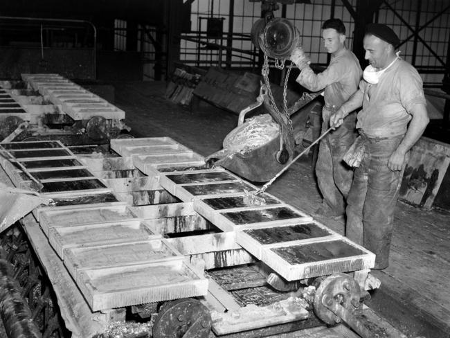 Historical Mercury Archives File Picture 1946 Electrolytic Zinc Company (Zinc Works, EZ), zinc production Negative number Box 834