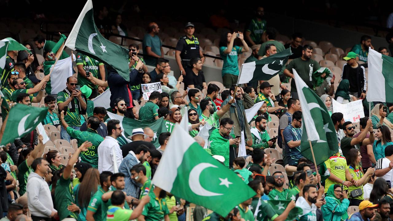 Pakistani fans welcome their team to the MCG.