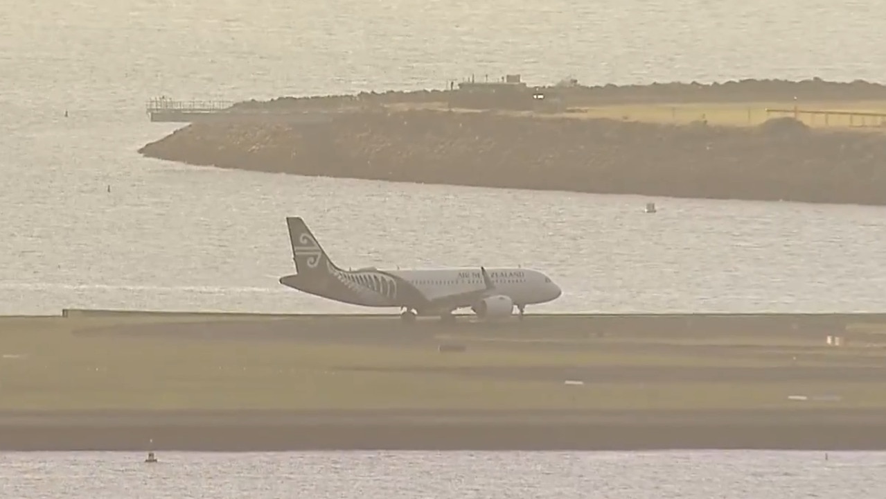 Bomb threat has been reported aboard a plane at Sydney Airport