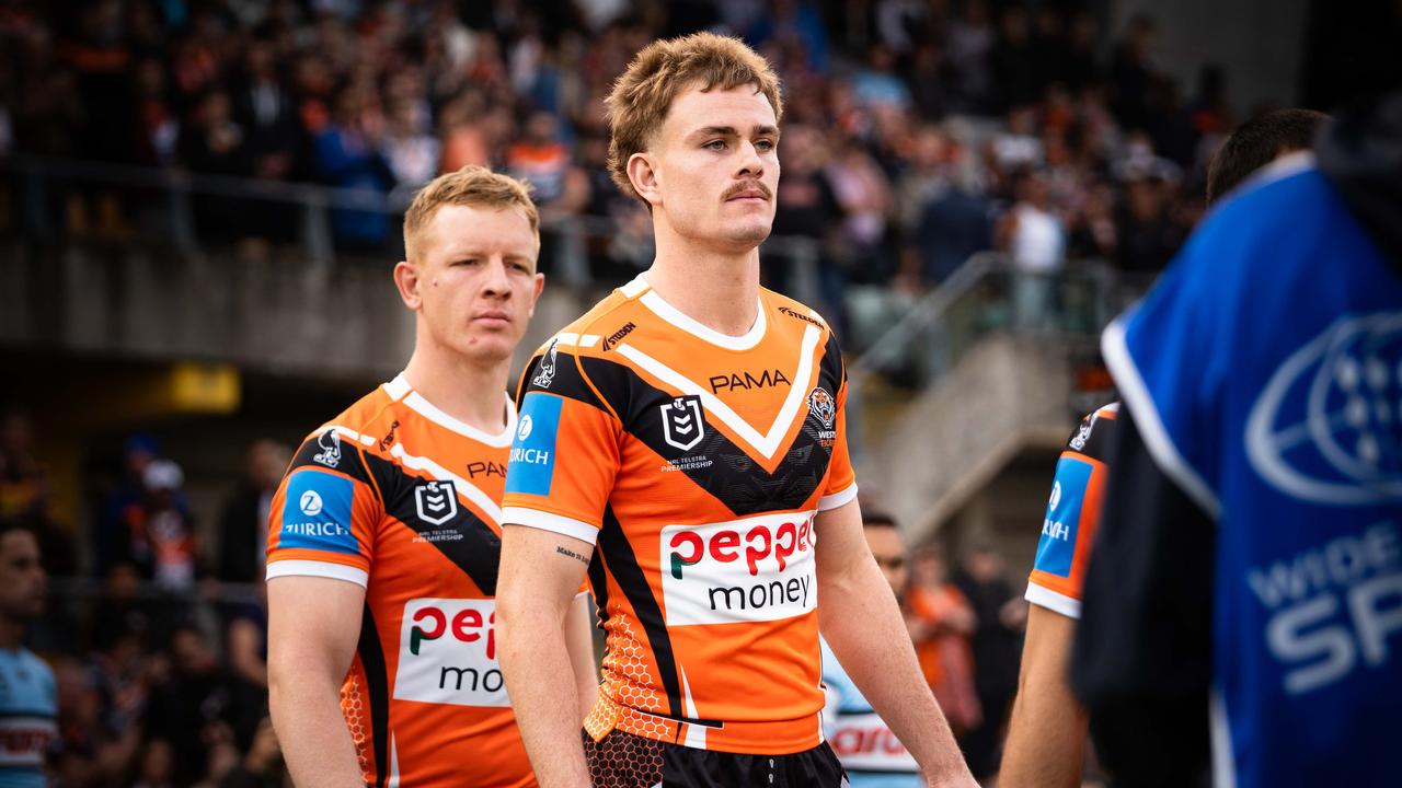 Lachlan Galvin warms up before he takes on the Cronulla Sharks at Leichhardt Oval. Photo: Tom Parrish