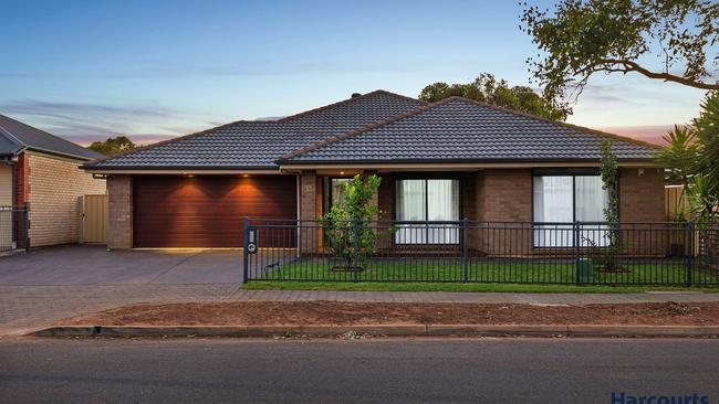 33 Barrat St, Smithfield Plains. Supplied