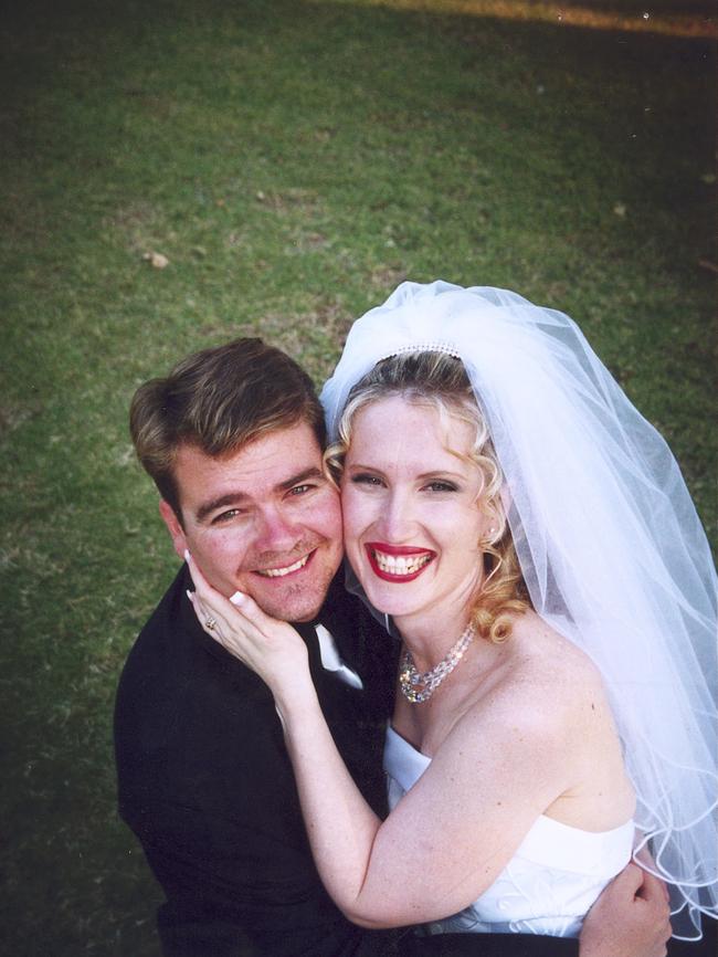 Paul Tetley and Rebecca Peters were married on November 10, 2002 in Hervey Bay.