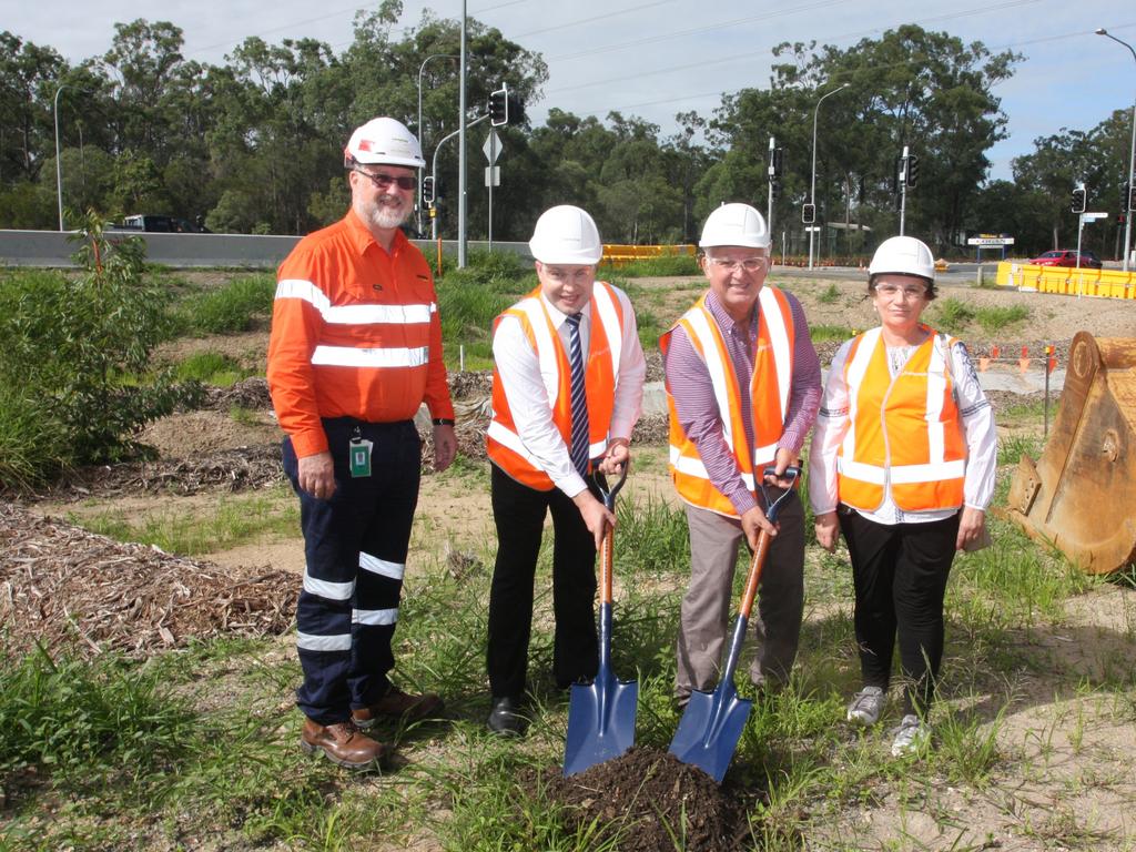 Left turn Drewvale: Macquarie Way and Wembley Rd | The Courier Mail