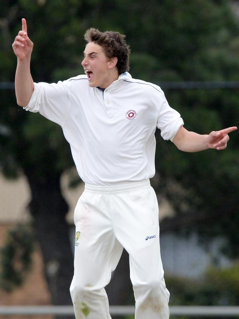 Peter Hatzoglou bowling in local cricket for Sunshine Heights.