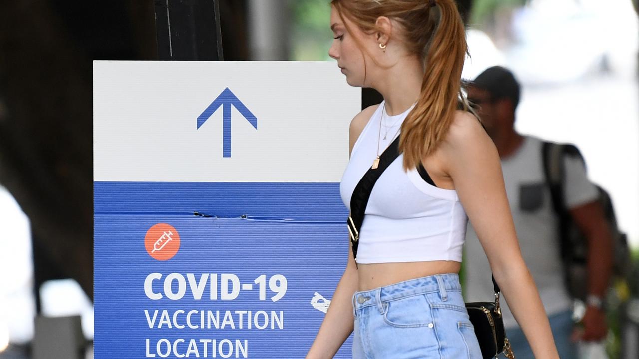 Le quatrième vaccin Covid envisagé de toute urgence alors que les cas augmentent