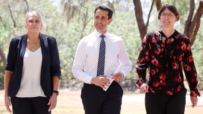 Shandee Blackburn’mother Vicki Blackburn, Leader of the Opposition David Crisafulli and Dr Kirsty Wright during a media conference in Mackay. Picture: Liam Kidston.