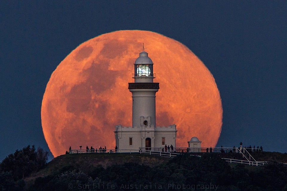 Byron Bay moon rise timelapse goes global The Courier Mail
