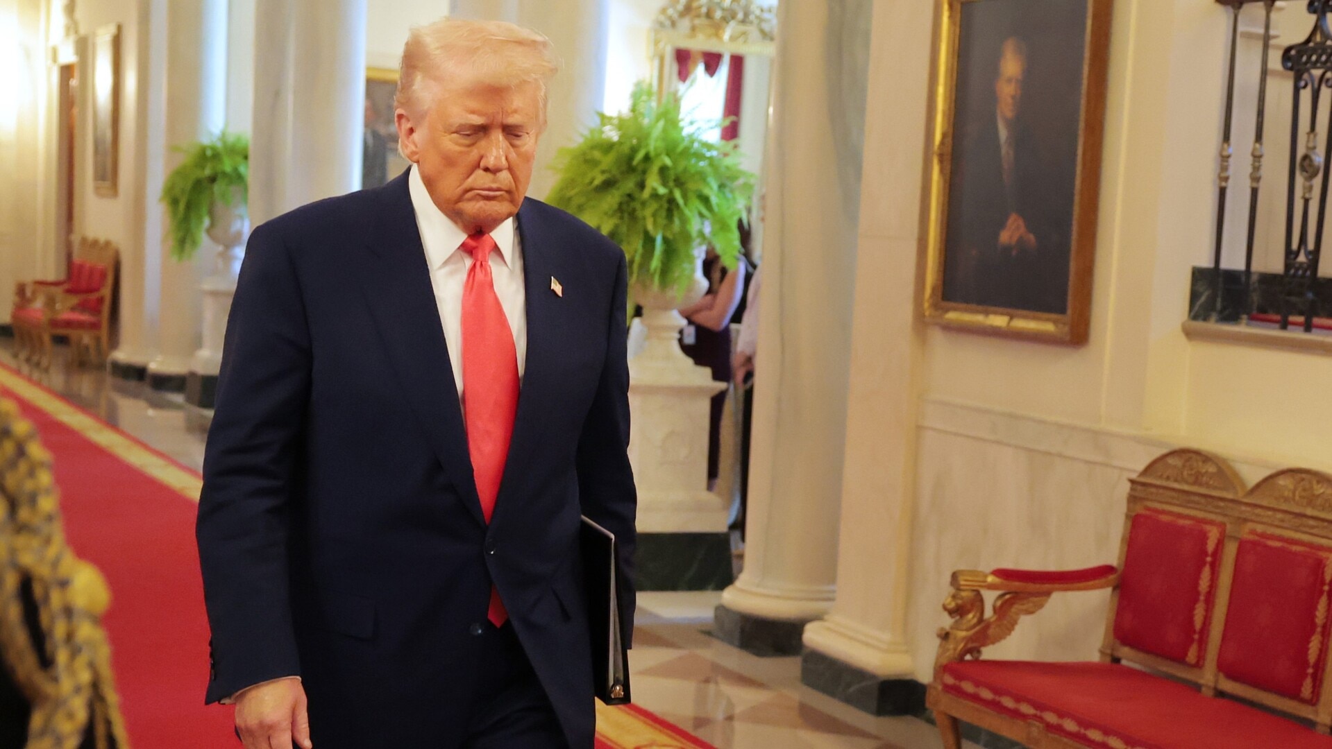 Trump to sign executive order to reduce drug prices