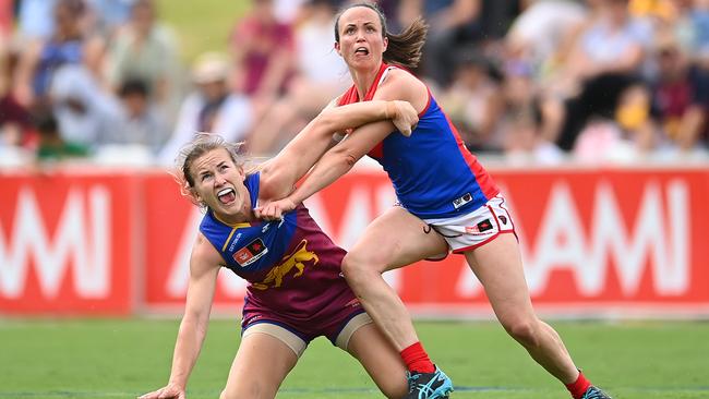 AFLW is a growing threat to netball.