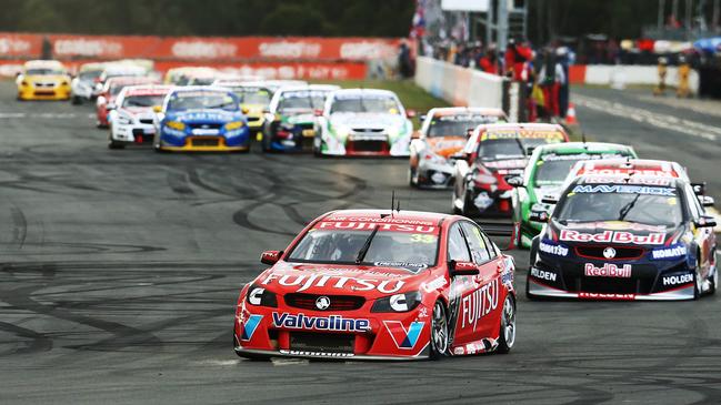 McLaughlin leads the pack at Willowbank in 2013.