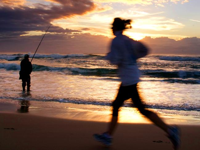 Village Green-BCM 10/5/10 Early morning fishing/ jogging at Mermaid Beach Gold Coast. Pic Tim Marsden