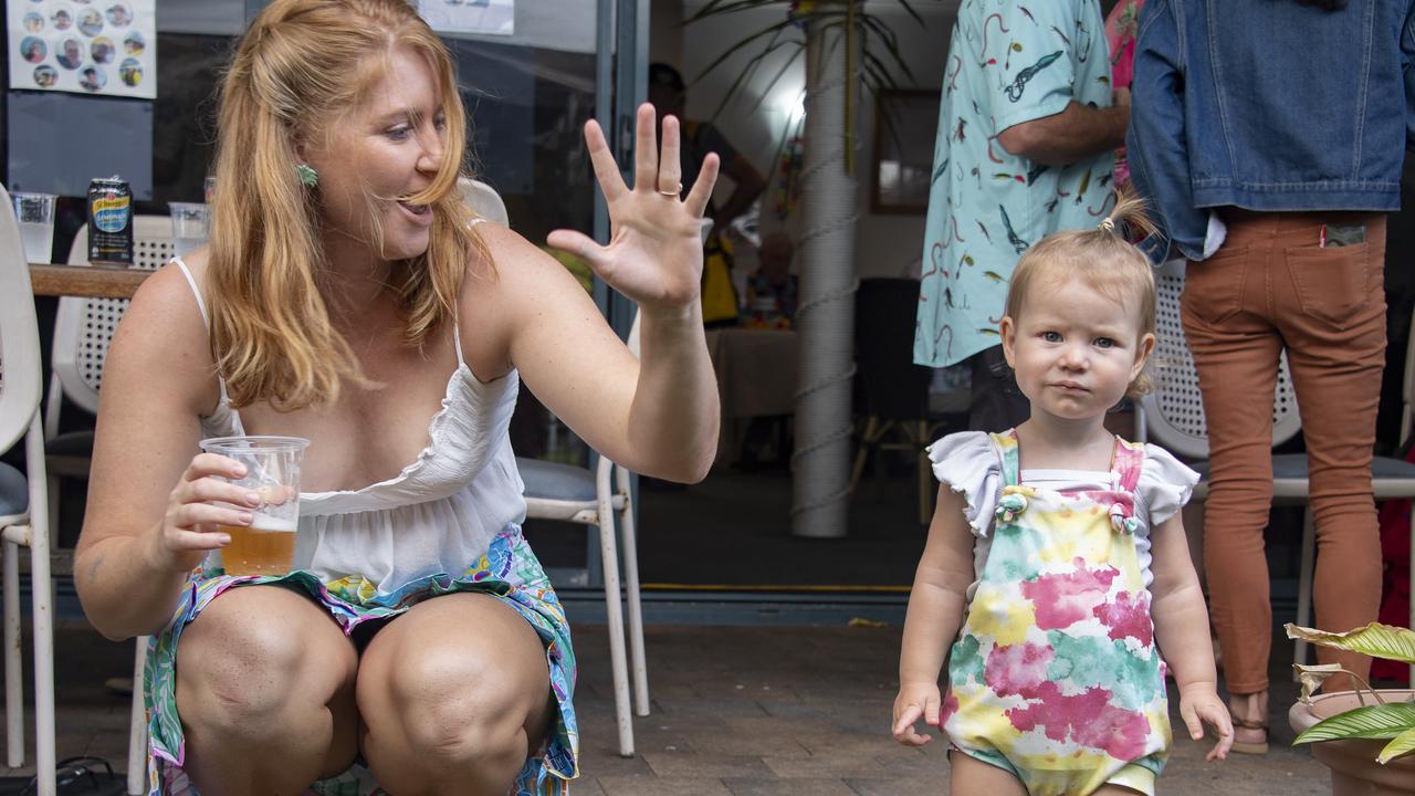 Parrot Head Concert, CCYS - Mum Kim Greaves with daughter Chloe. Picutere: Brian Cassey