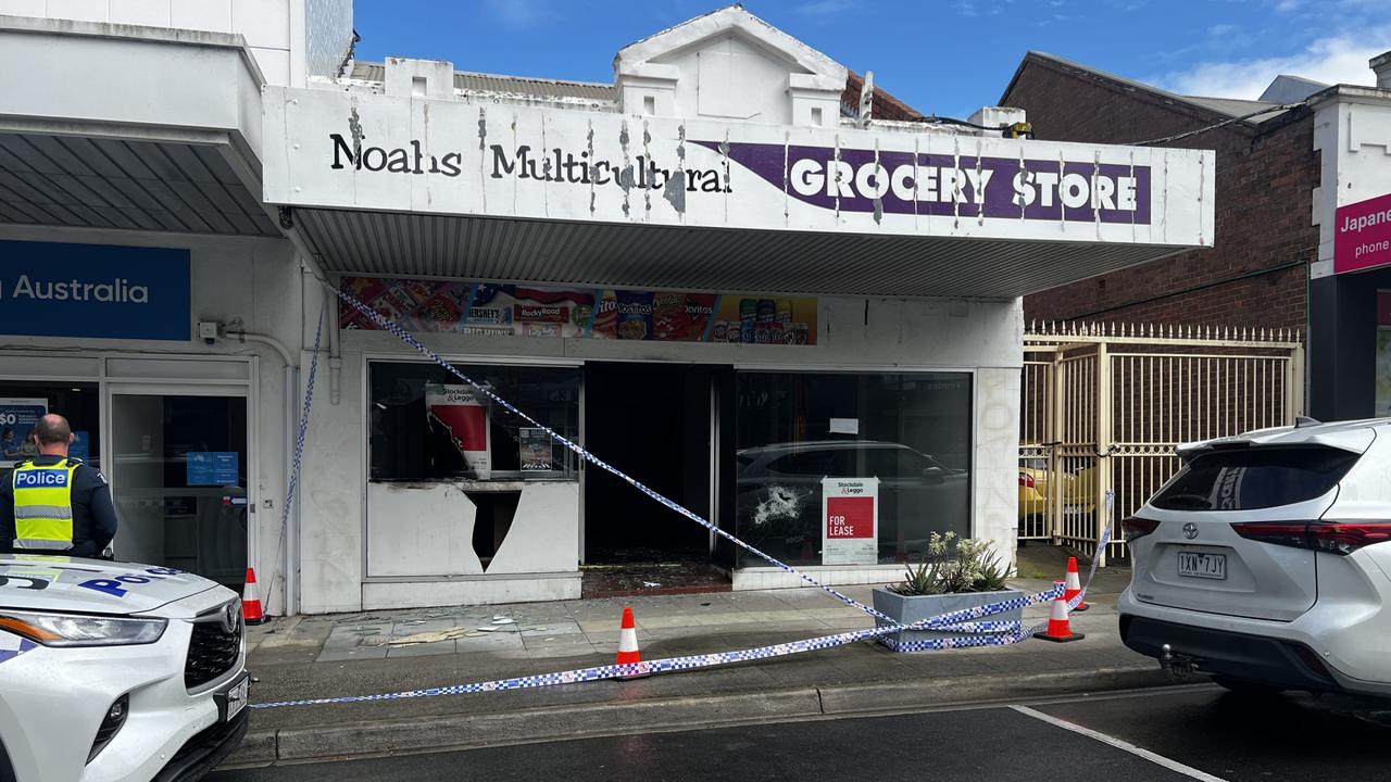 Offenders set fire to empty Morwell grocery store