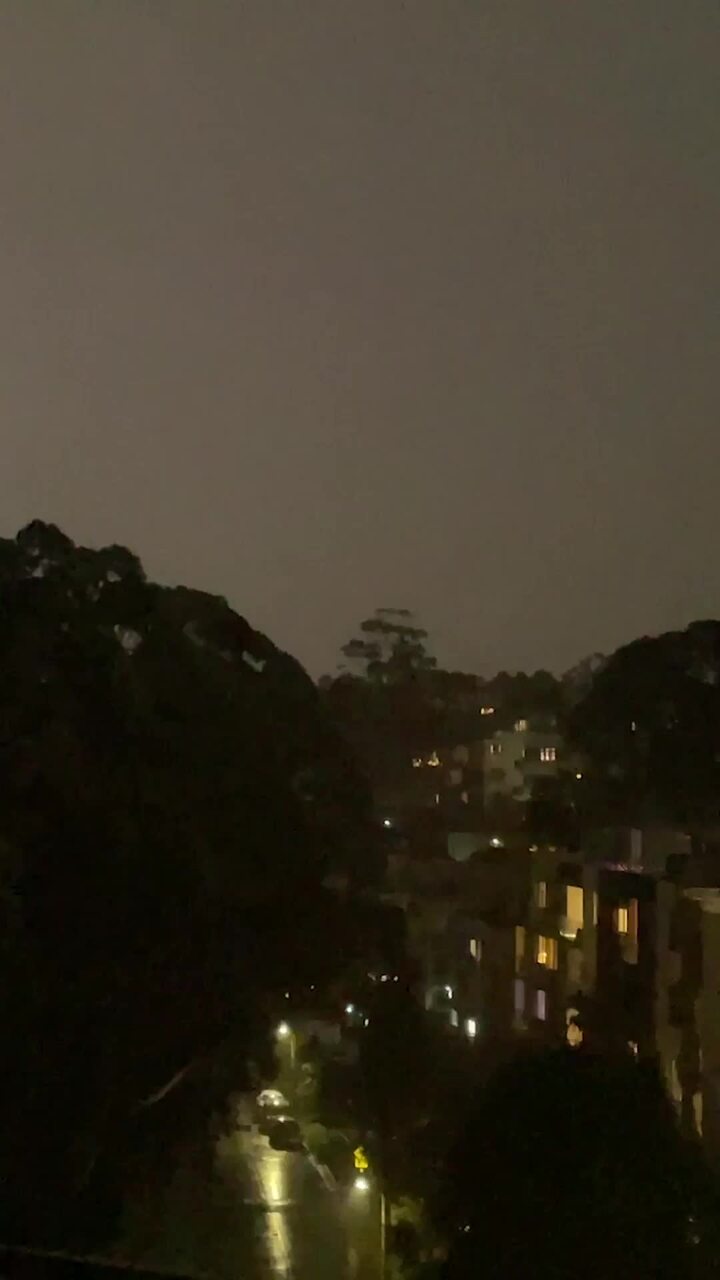 Sydney battered by heavy rain, lightning and winds