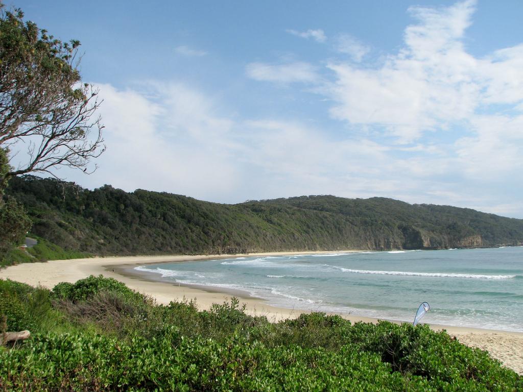 Man dies after being pulled from surf at Ghosties Beach in Catherine ...