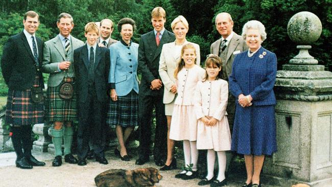 The royal family pose for a portrait at Balmoral in 1999.