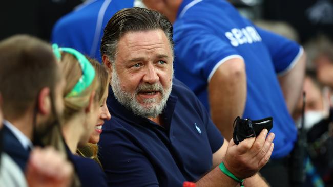 Russell Crowe is court side tonight