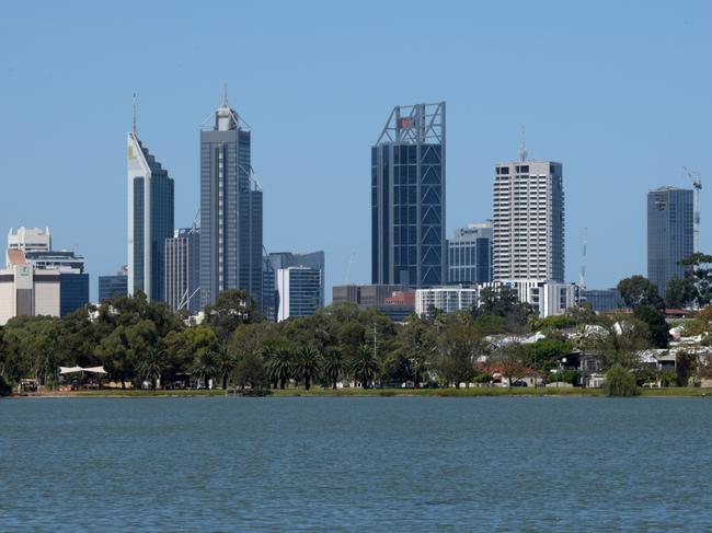 PERTH , AUSTRALIA - NewsWire Photos  APRIL 2 2024 Generic property / housing pictures around Perth.  This is Lake Monger.Picture: NCA NewsWire / Sharon Smith