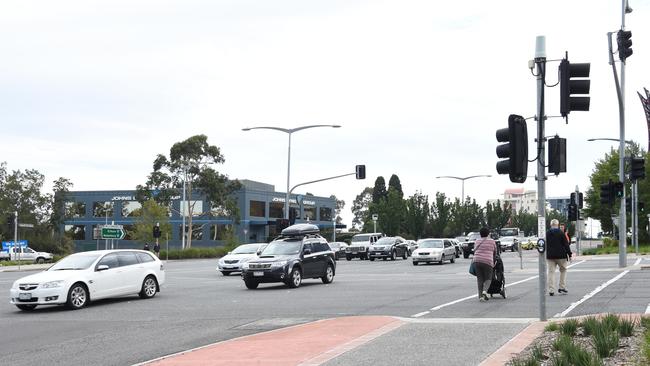 Doncaster Rd, Doncaster is the second worst car accident hot spot in Melbourne. Picture: Lawrence Pinder