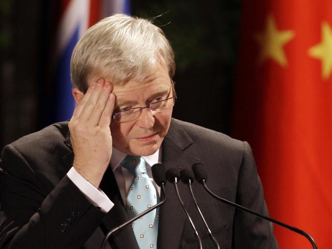 Australian Prime Minister Kevin Rudd speaks to students at the Beida University, in Beijing , China, Wednesday, April 9, 2008. (AP Photo/Oded Balilty)