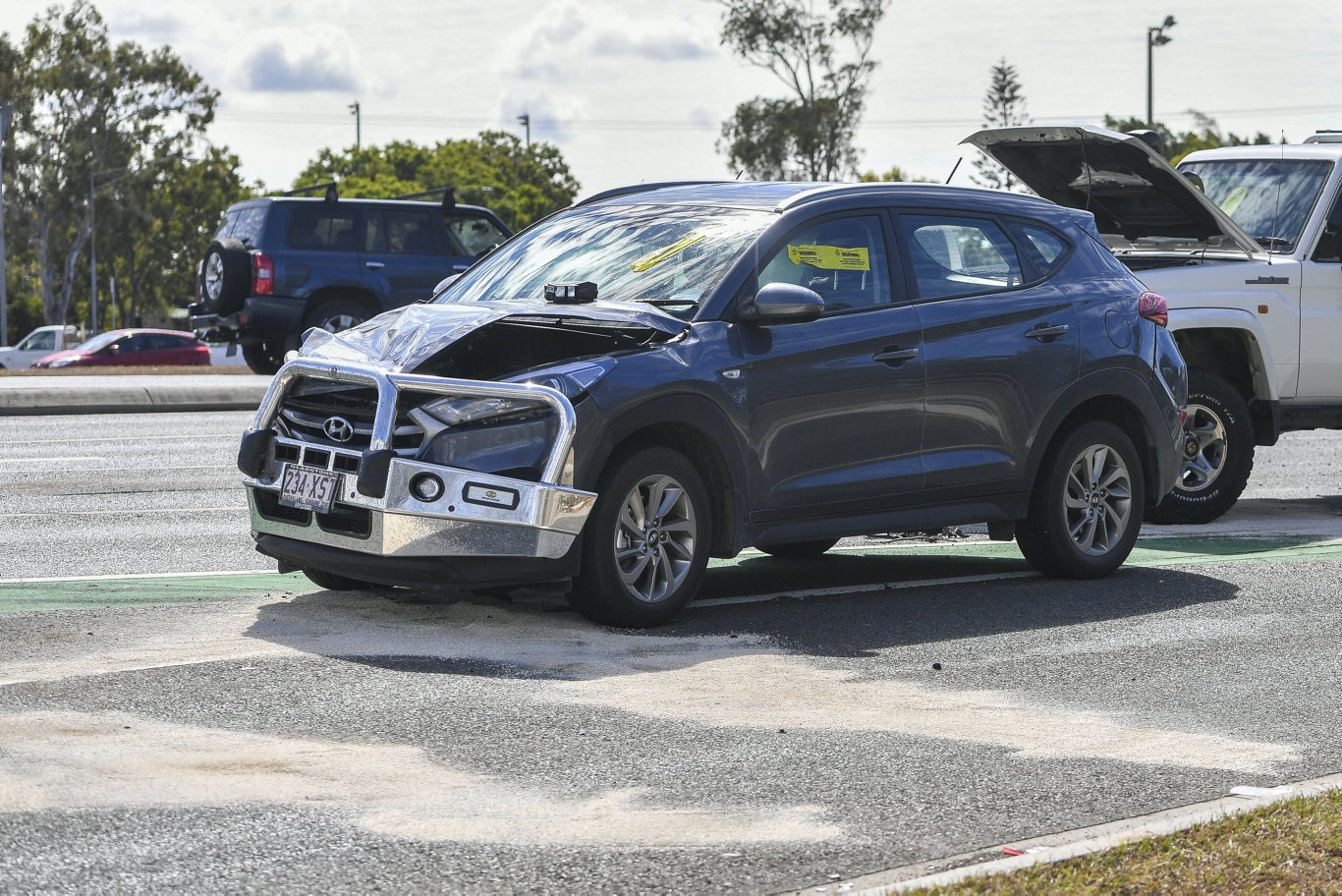 An incident occured on the corner of Dawson Highway and Aerodrome Road at around midday after an escaped prisoner allegedly attempted to flee from police.