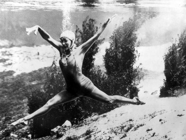 And a veteran performer ... age was no barrier to Annette Kellerman was still doing her thing. Here she is performing underwater in a Hollywood clip from the late 1940s, aged 60.