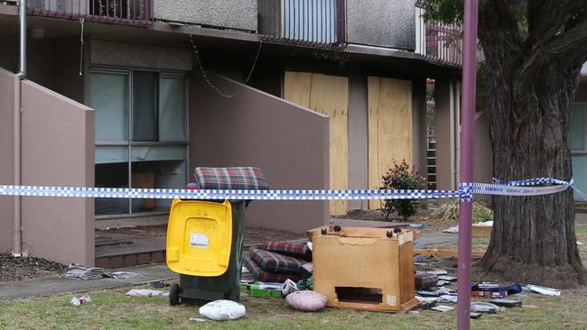 Man dies after North Geelong unit blaze