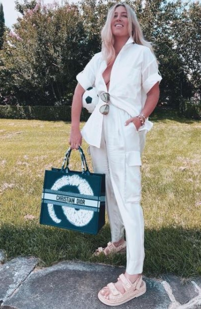 Pheobe Burgess, 31, flaunts her $42,500 outfit which includes a Christian Dior tote bag worth $4,500. Picture: Instagram/Mrsphoebeburgess