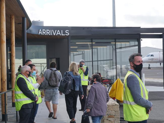 Passengers were welcomed to Mount Gambier Regional Airport afterarriving on the first QantasLink flight from Melbourne. Picture: JessicaBall