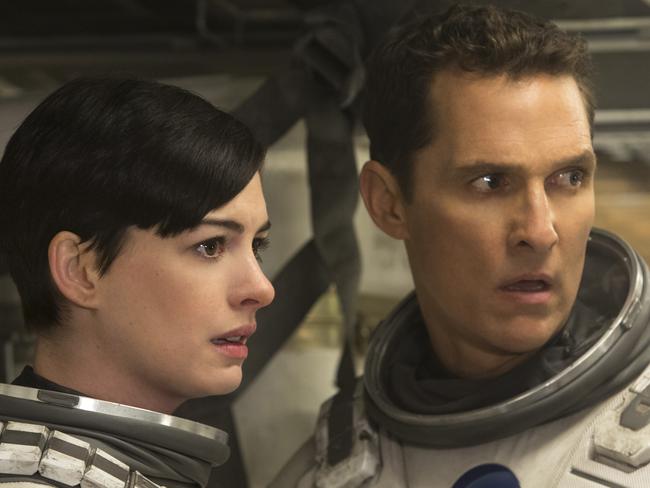 ANNE HATHAWAY and MATTHEW MCCONAUGHEY in film Interstellar