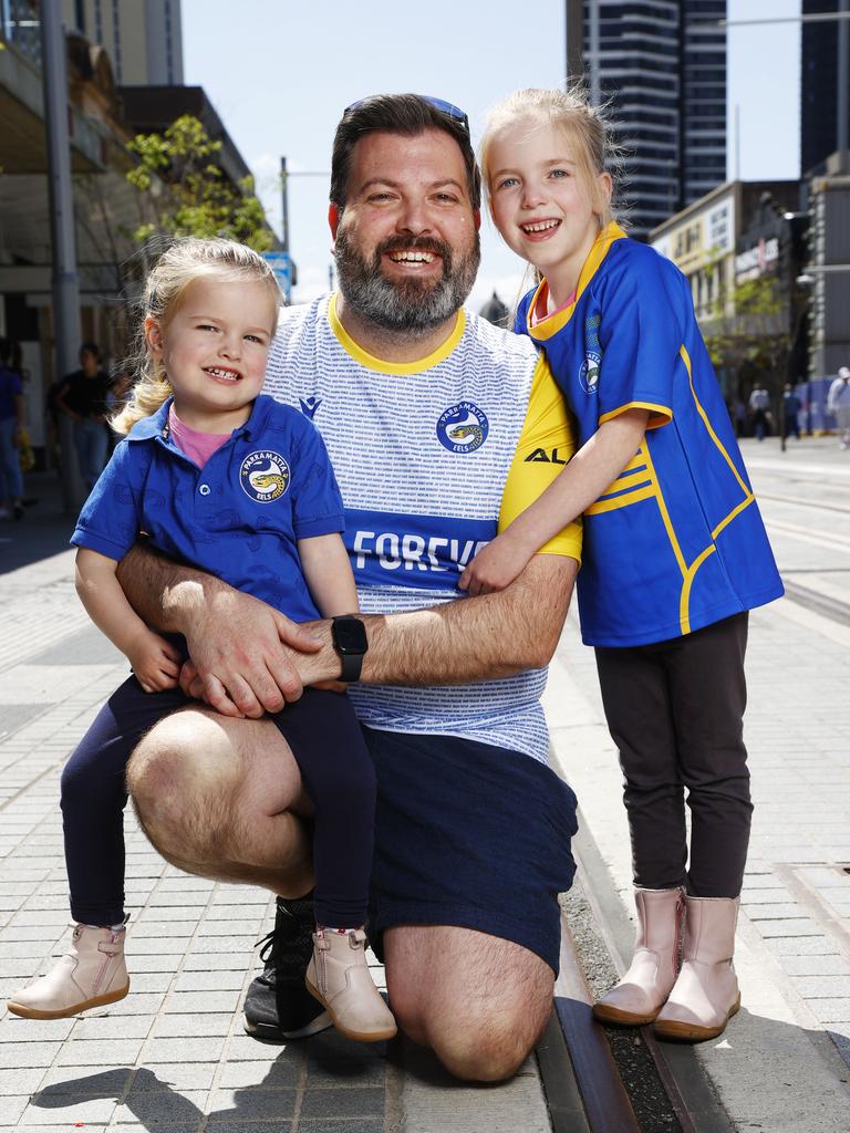 Scott Wing and his daughters Emma and Zoe. Picture: Richard Dobson