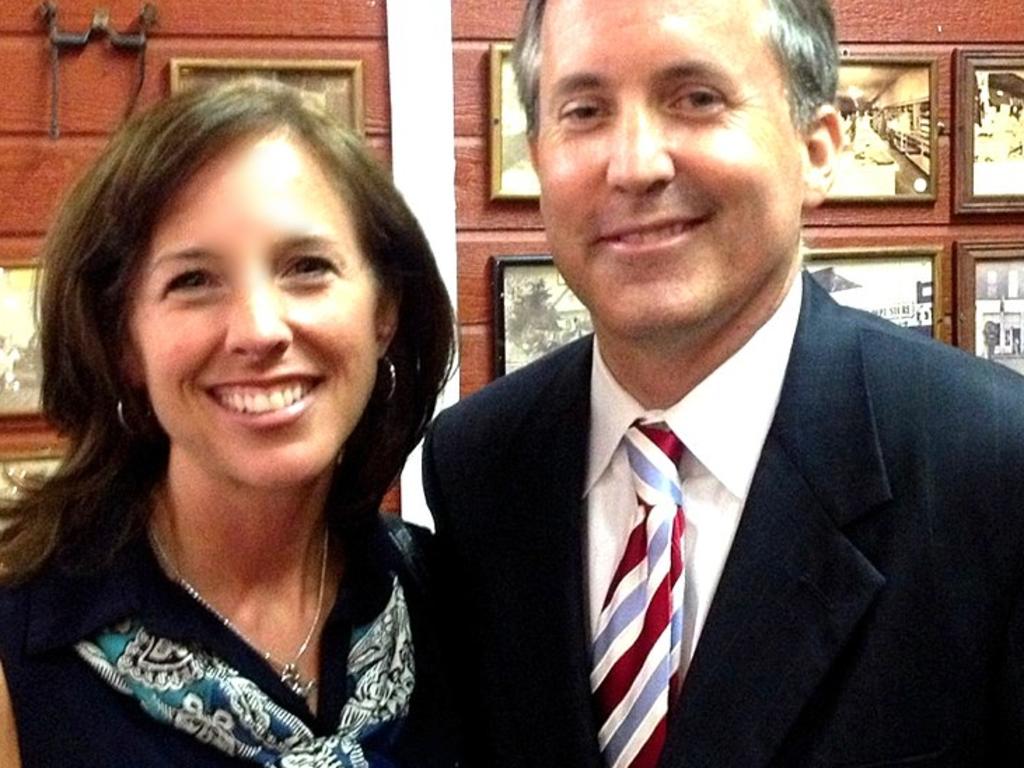 Texas attorney general Ken Paxton (right). Picture: Wikimedia Commons/Alice Linehan.