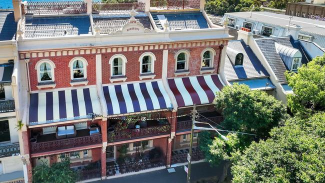 Winsbury Terrace is set in the now gentrified harbourside precinct that was saved in the 1970s by the campaign of union leader Jack Mundey.