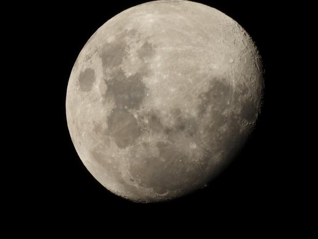 The moon. Picture: Ross Higgins. Your Focus on Tasmania **ONE TIME USE ONLY**