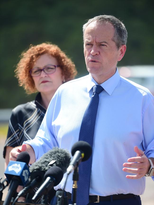 Opposition Leader Bill Shorten has announced that, if elected, Labor will start building a western Sydney rail line.