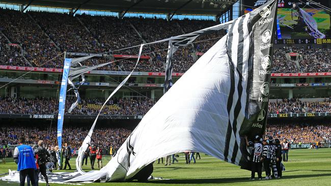 The 2018 AFL Premiership Grand Final. Collingwood Magpies v West Coast Eagles at the MCG. Collingwood have a banner disaster. Picture: Mark Stewart