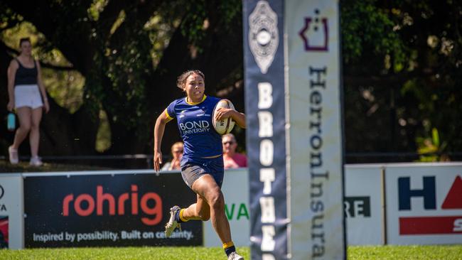 Dianne Waight scoring that cracking try. Picture courtesy of Queensland Premier Rugby/ Anthony Wingard.