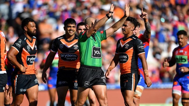 Ben Cummins sent Peachey straight to the bin. Photo: NRL Imagery