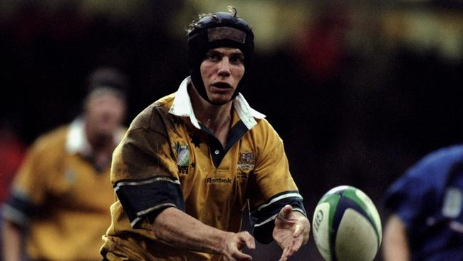 Stephen Larkham will leave the Brumbies in 2017 to become a fulltime assistant coach with the Wallabies.