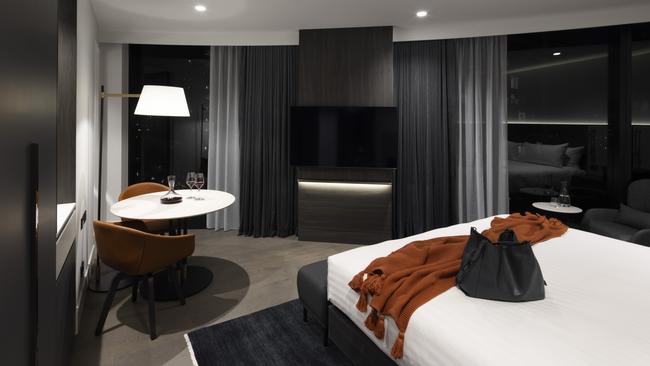 Guestroom at the newly opened Melbourne Marriott Hotel Docklands.