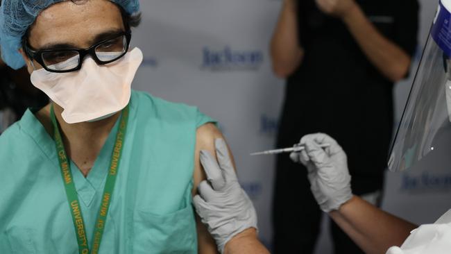 Dr David De La Zerda receives the Pfizer-BioNtech COVID-19 vaccine in Miami, Florida. Picture: Joe Raedle/Getty Images