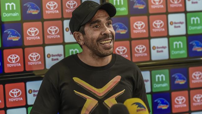 AFLX Deadly team captain Eddie Betts talks up his side at West Lakes. Picture: AAP Image/Roy VanDerVegt